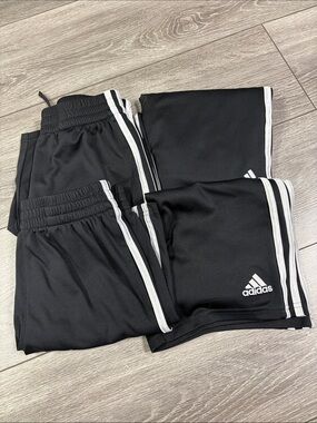 Bundle of 4 Boys Adidas Black Shorts size Medium